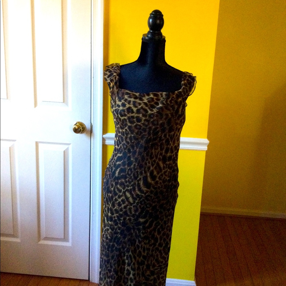 Trio by New York, new leopard dress design.